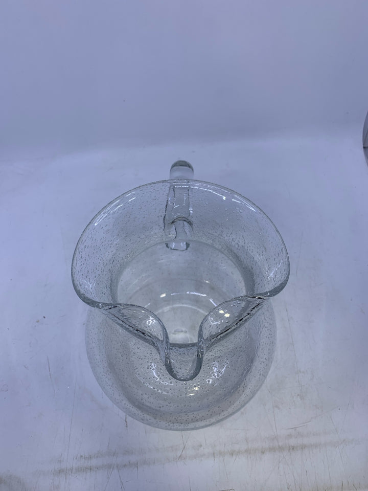 BUBBLE GLASS PITCHER WITH ICE LIP.