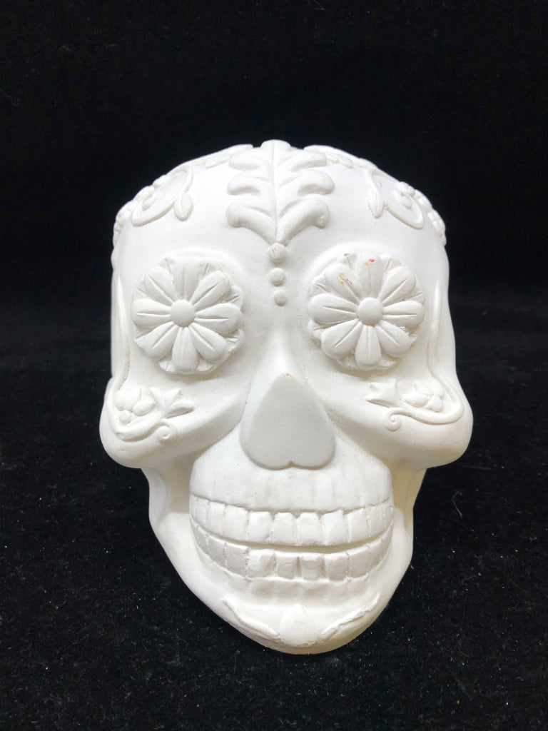WHITE HEAVY SUGAR SKULL DECOR.