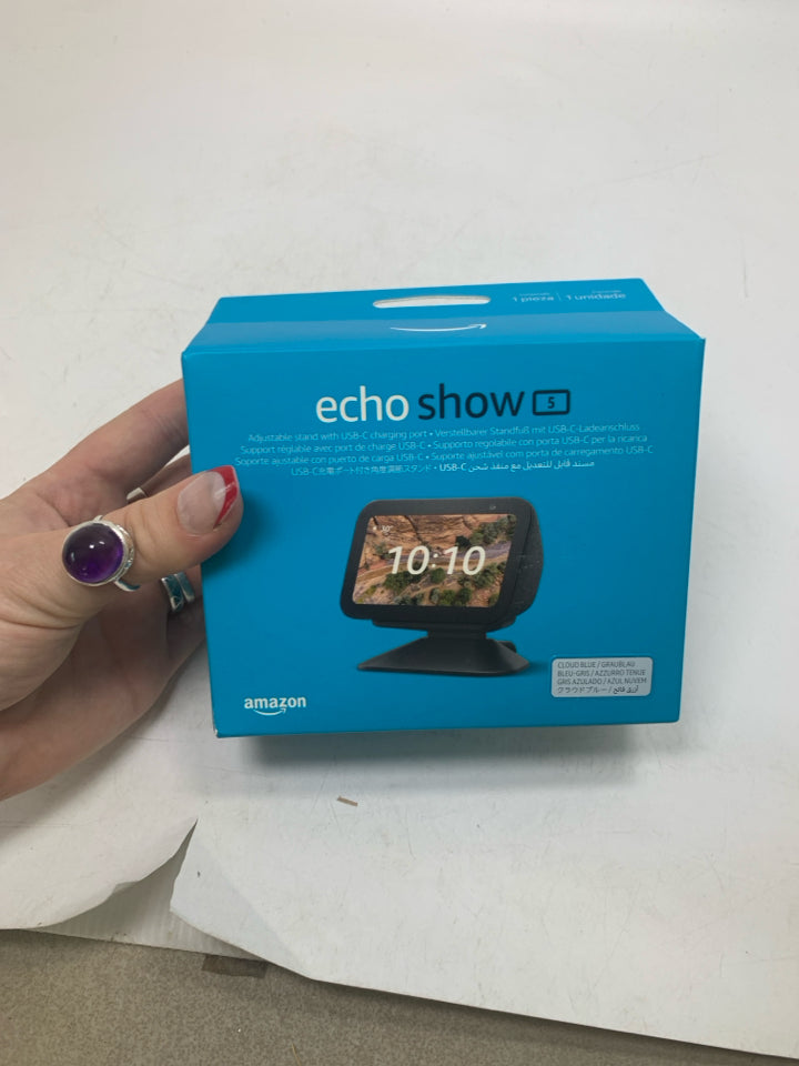 NIB AMAZON ECHO SHOW 5 ADJUSTABLE STAND W/ USB-CHARGING PORT.