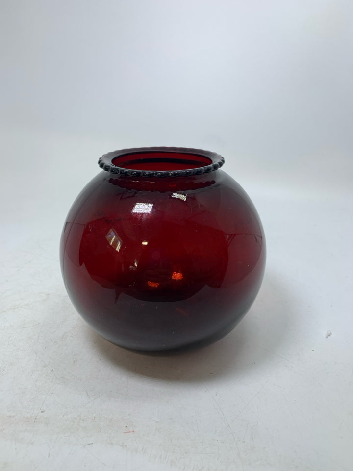 SPHERE GLASS VASE W/ SCALLOP EDGE.