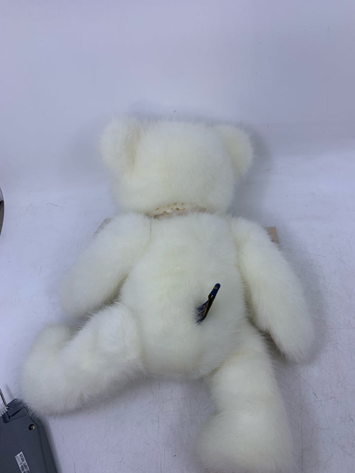 WHITE BEAR W/ SHEER STARS BOW.