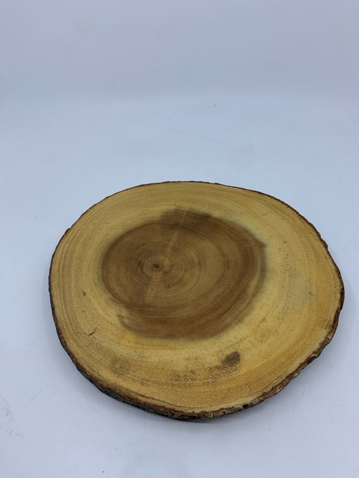 LARGE ROUND WOOD RISER DECOR.