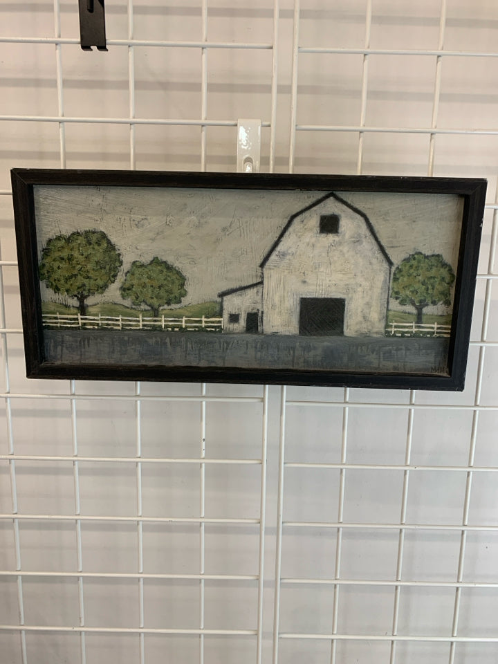 DISTRESSED WOOD WHITE BARN PAINTED WALL HANGING.