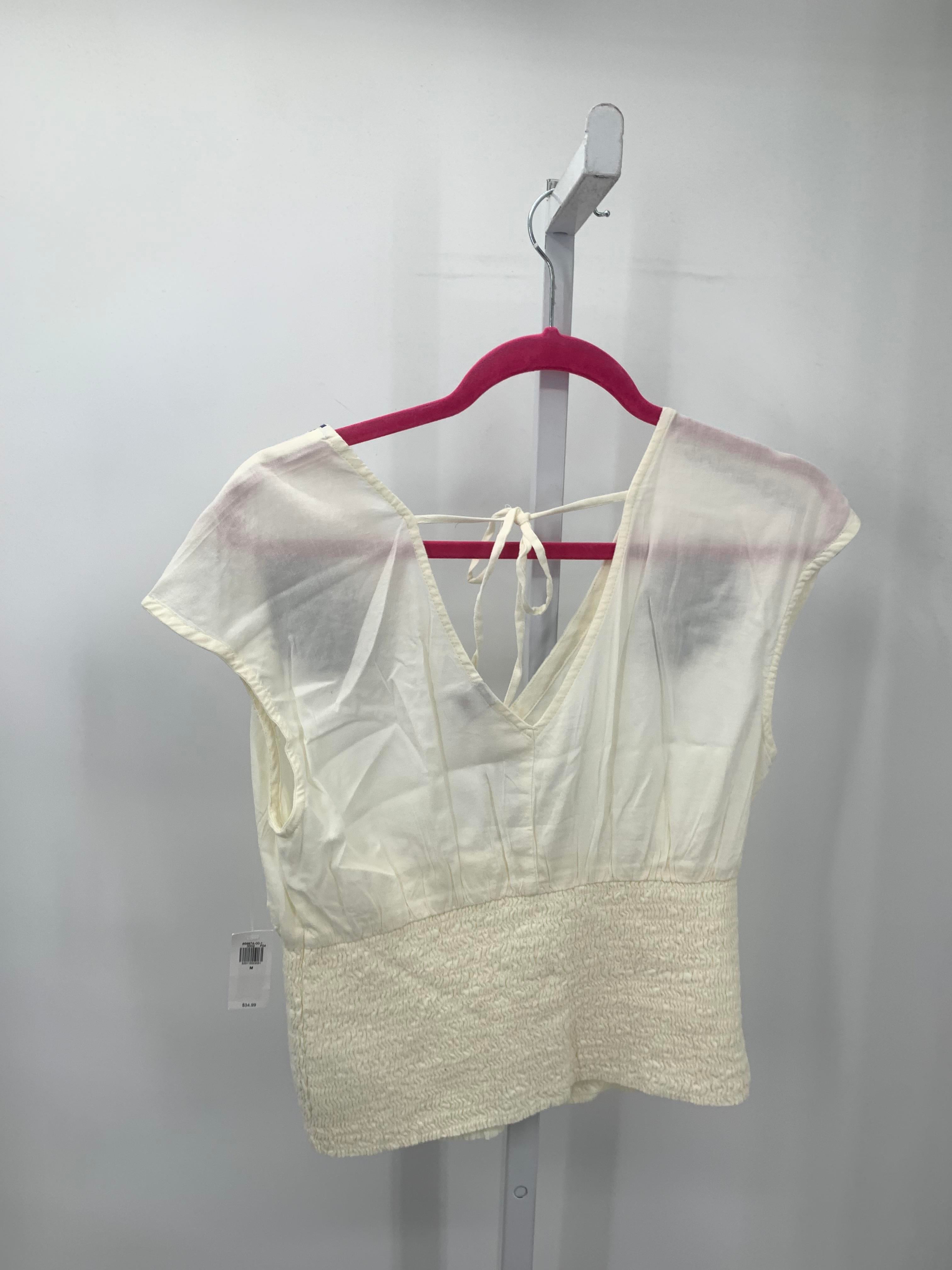 Old Navy Size Medium Misses Short Sleeve Shirt
