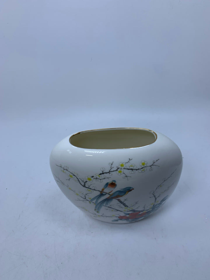 VTG TALL BIRDS ON BRANCH VASE.