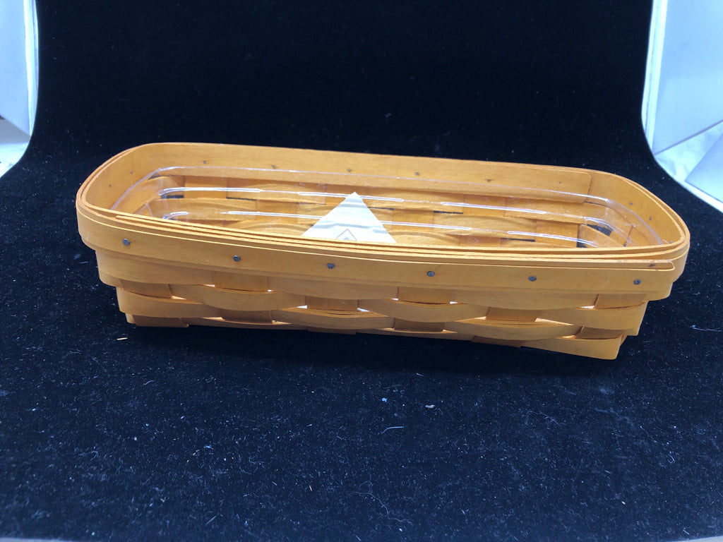 2002 RECTANGLE BASKET W PLASTIC LINER.