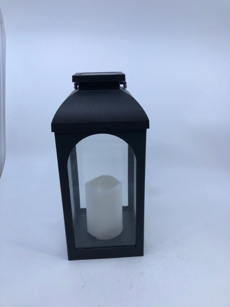 BLACK SOLAR POWERED LANTERN.