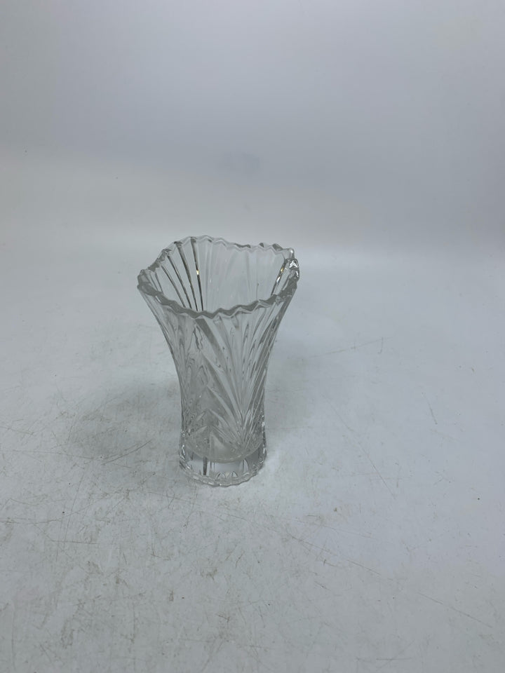 TEXTURED BUD CRYSTAL VASE.