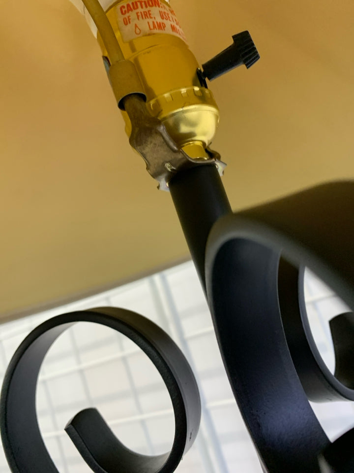 BLACK METAL LAMP W/BROWN SOFT SHADE.