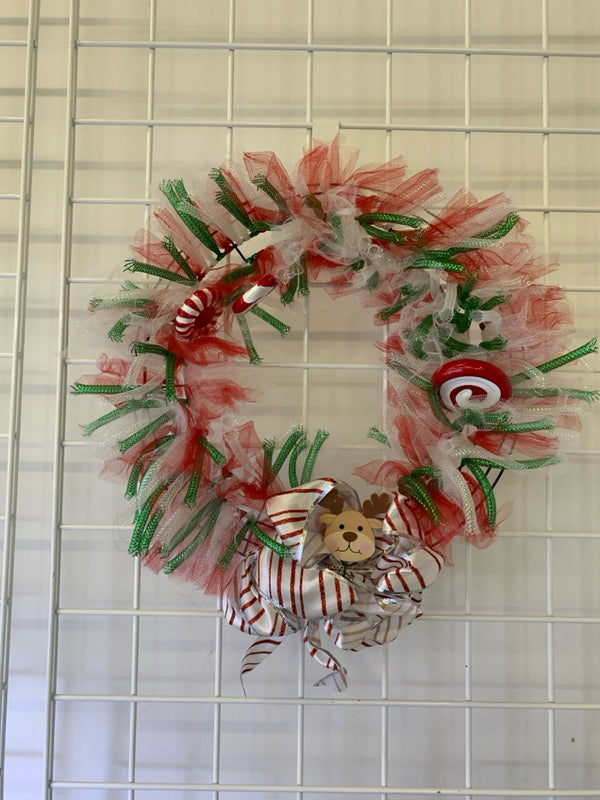 WHITE RED GREEN TULLE HOLIDAY WREATH W BOW.