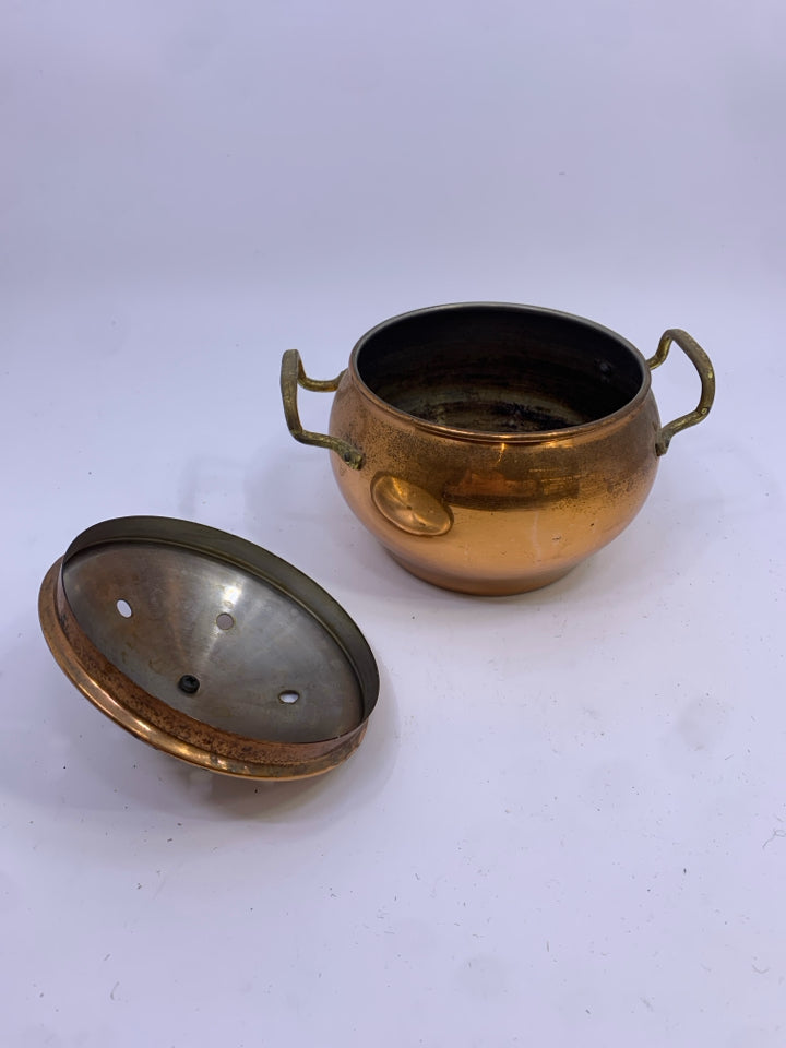 VTG COPPER POT W/LID & HANDLES.