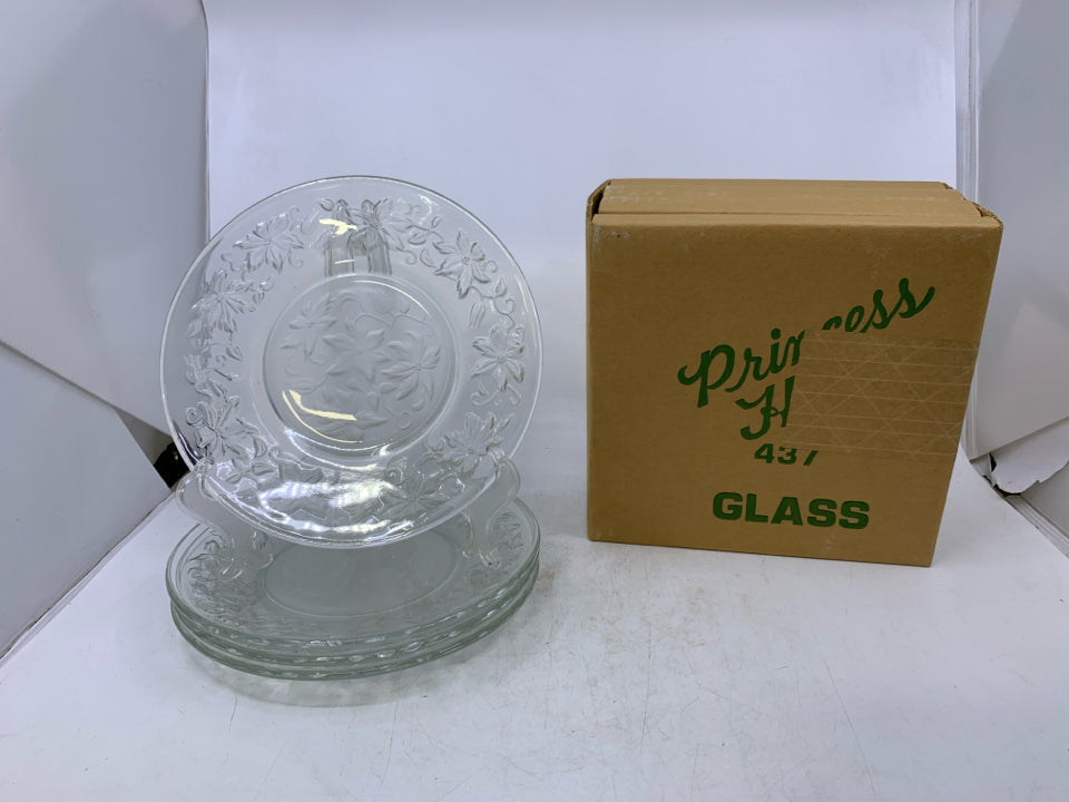 NIB 4 GLASS LUNCH PLATES.