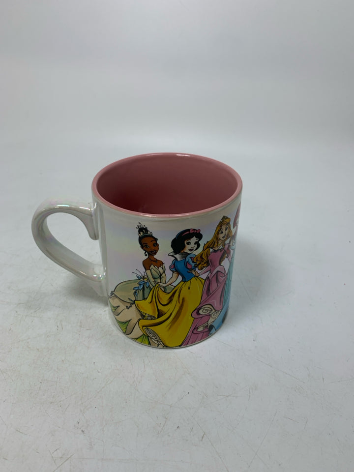 IRIDESCENT ASSORTED PRINCESSES MUG.