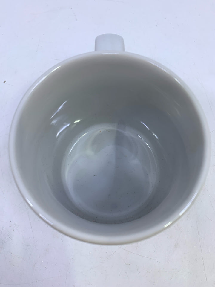 RED/WHITE SANTA MUG.