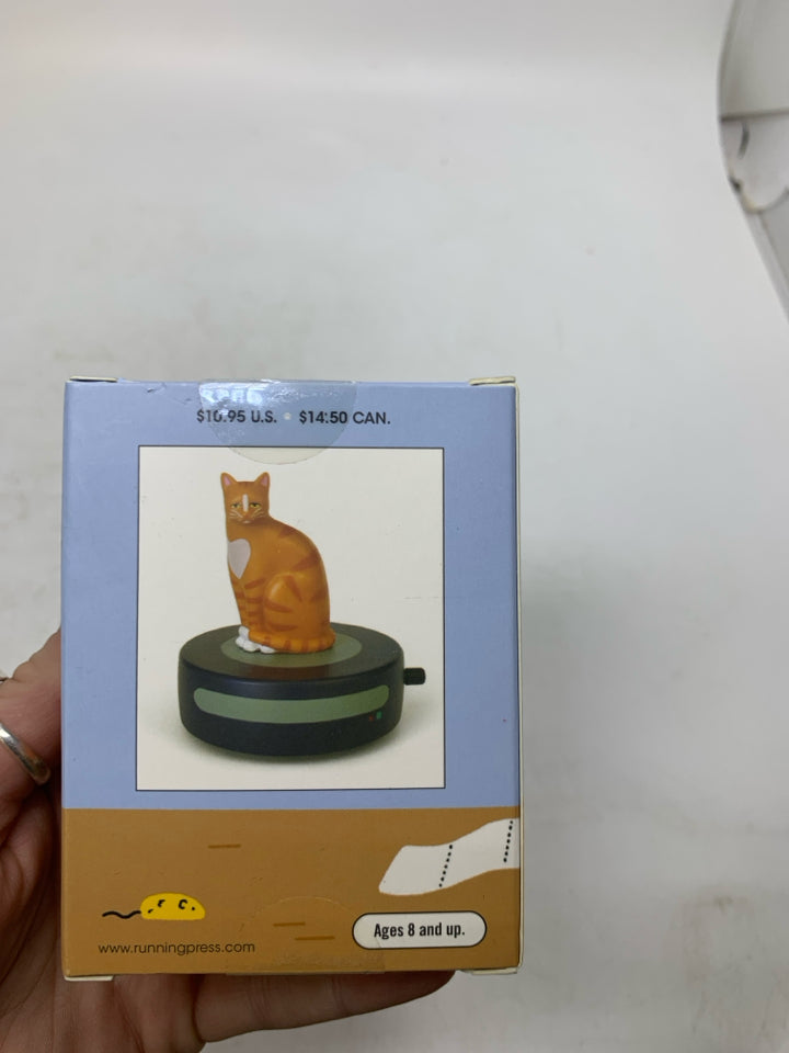 NIB DESKTOP CAT VAC.