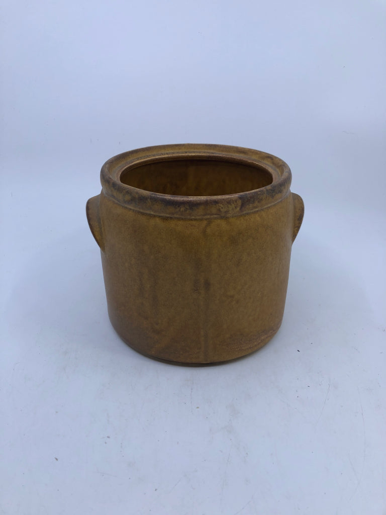 VTG LIGHT BROWN CROCK W/ NO LID MCCOY.