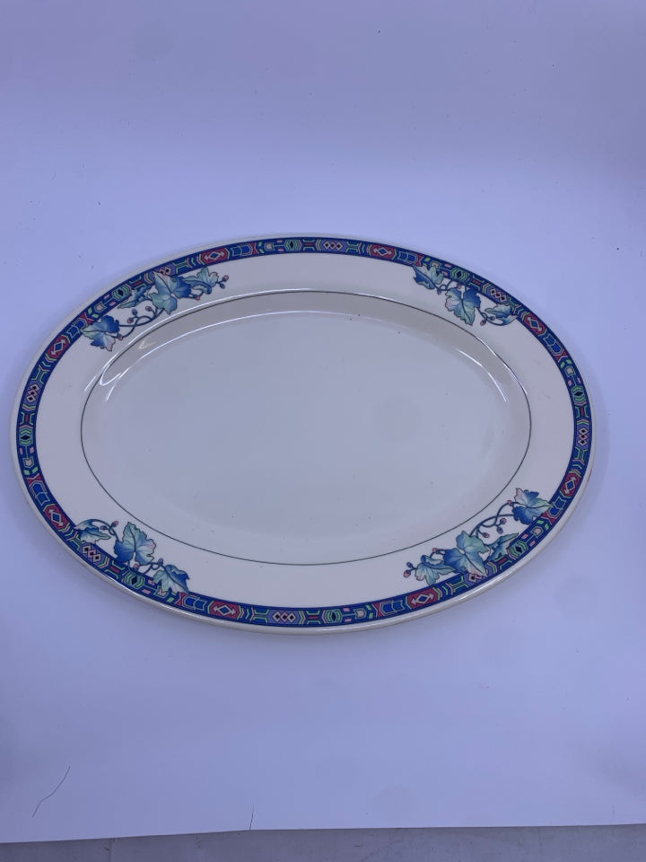 VTG 4 PC AZTEC PATTERN MELAMINE SERVING SET- 3 BOWLS W LIDS AND PLATTER.