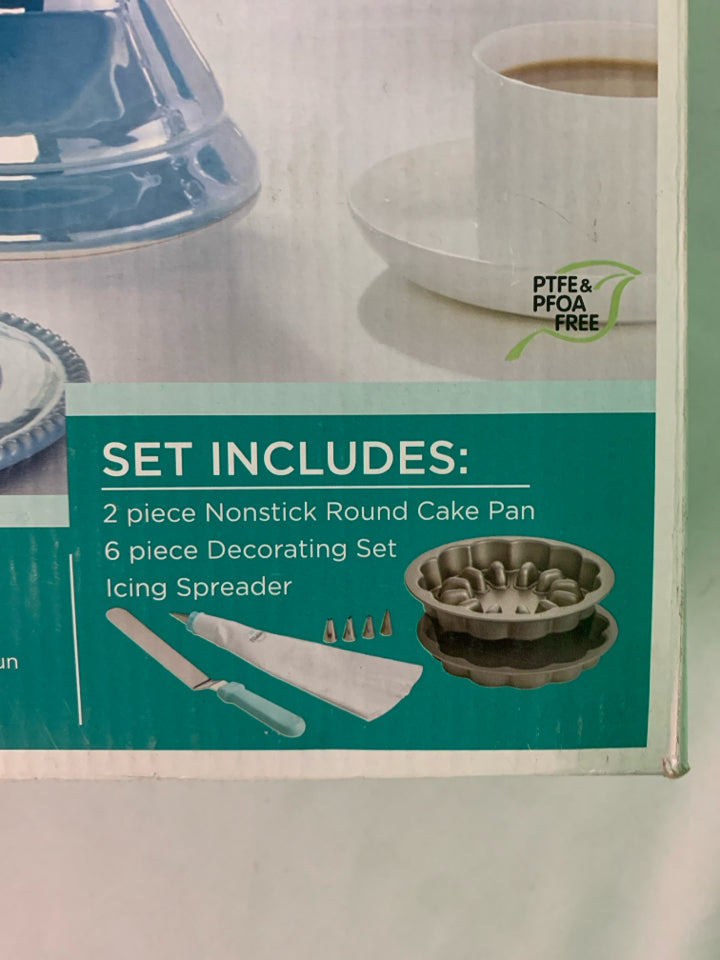 NIB FILLABLES CAKE PAN SET
