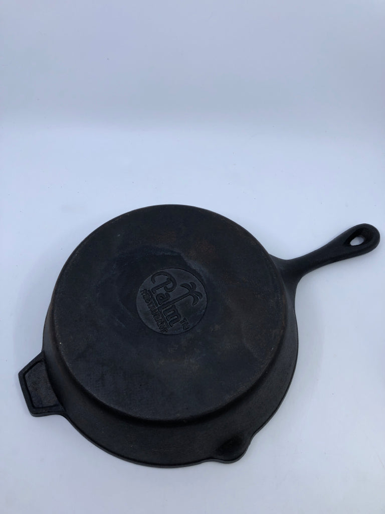 HEAVY CAST IRON DEEP SKILLET PAN.