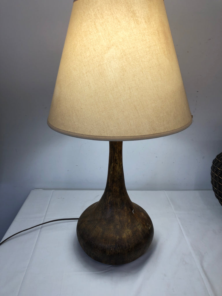 BROWN WIDE BASE LAMP CREAM SHADE.