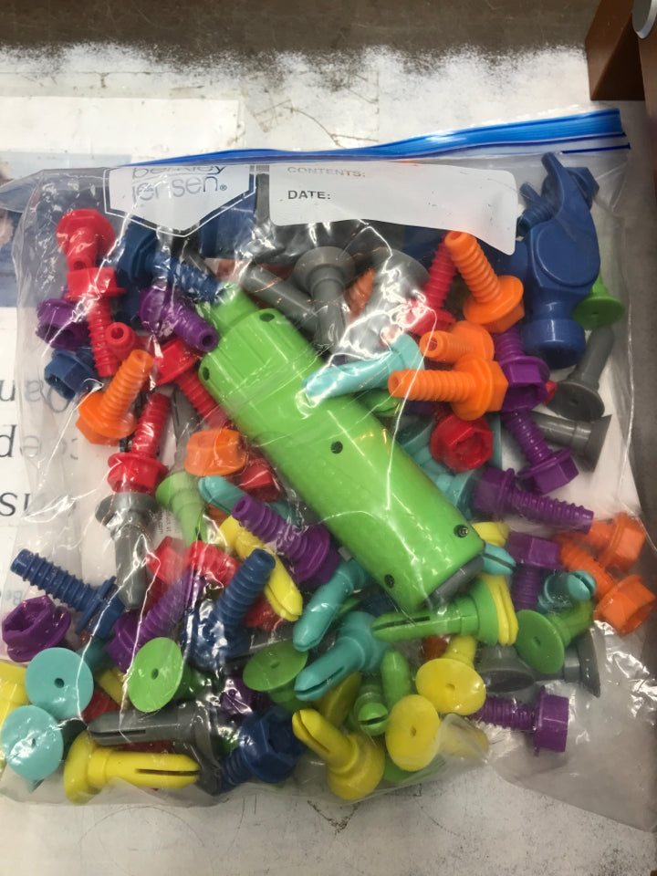 Design & Drill My First Workbench *W ACCESSORIES