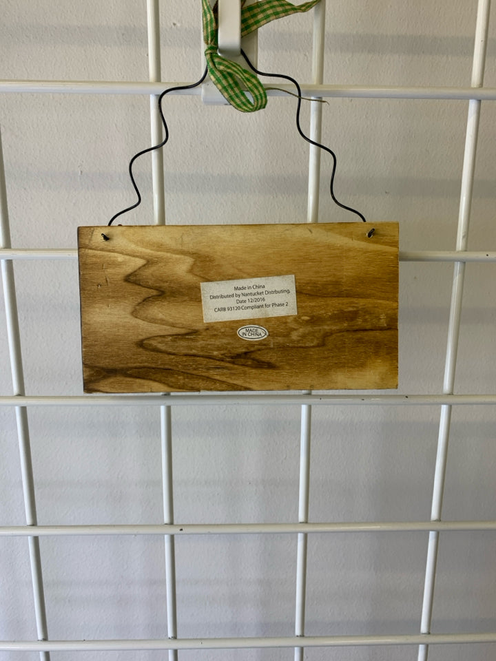 SMALL WOOD BEAR FEET WALL HANGING.
