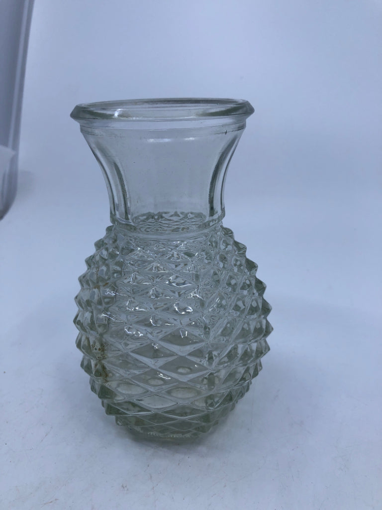 DIAMOND SHAPE GLASS VASE.