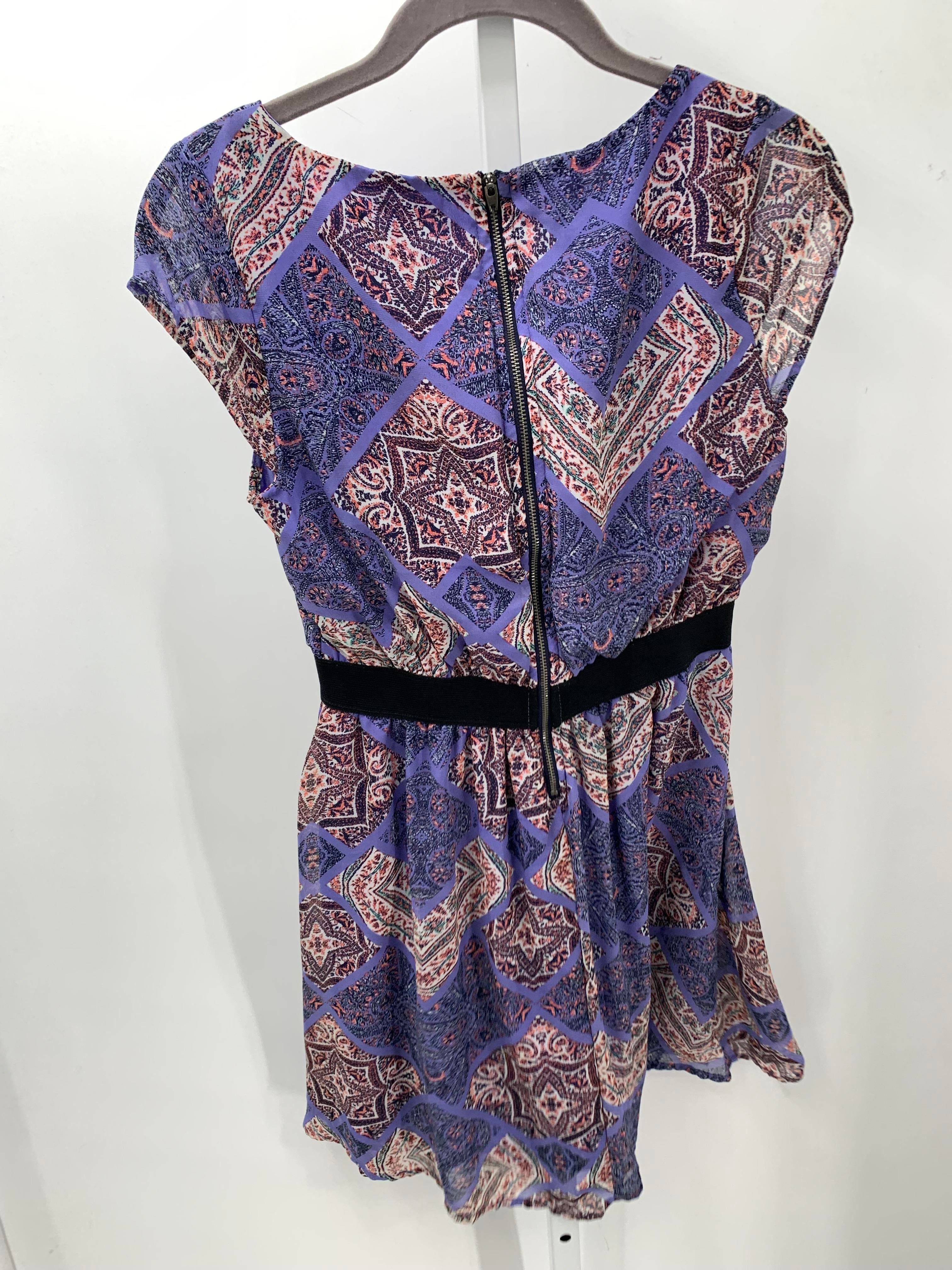 Xhilaration Size Small Misses Short Sleeve Dress