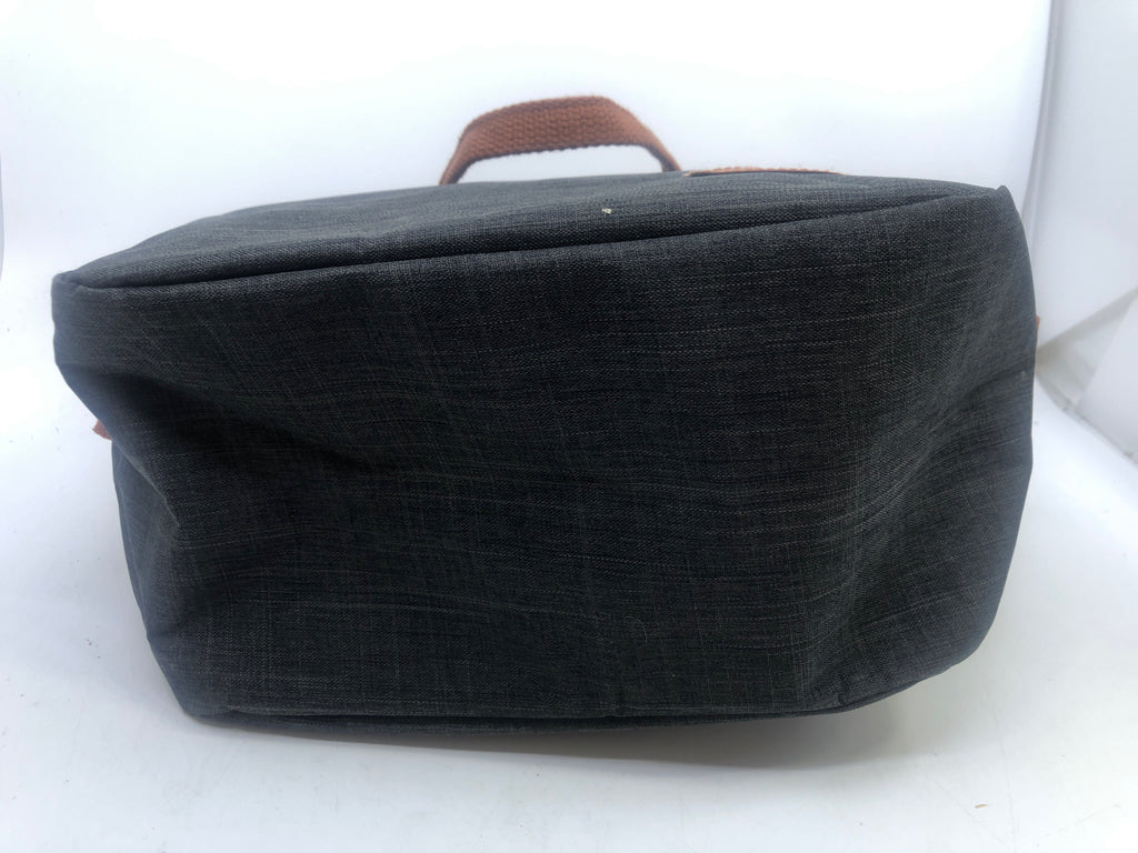 GREY LOYEE LUNCH BOX.