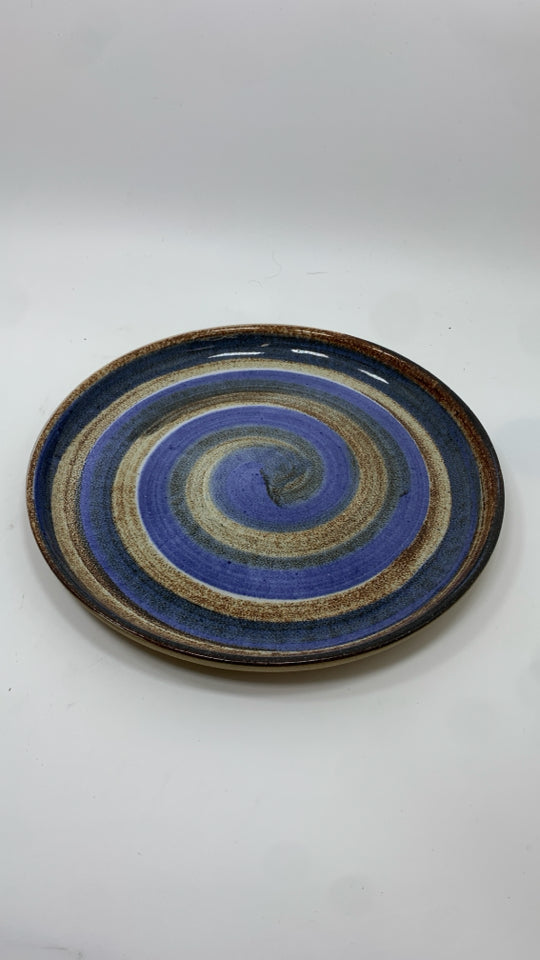 BLUE SPIRAL GLAZED POTTERY PLATE.