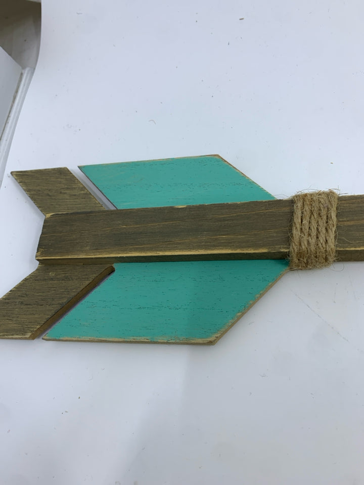 BLUE WOODEN ARROW WALL HANGING.