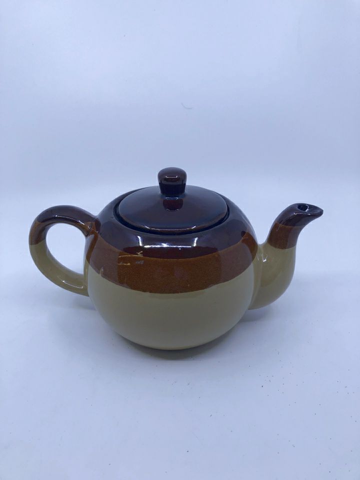 2 TONED BROWN TEAPOT.