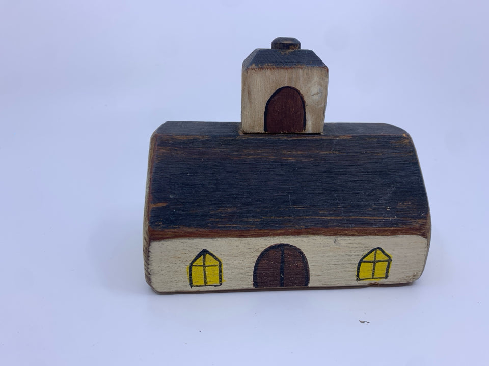 PRIMITIVE WOOD WHITE PAINTED HOUSE DECOR.