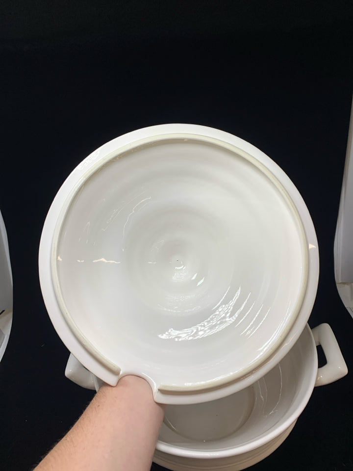 LARGE HEAVY SOUP TUREEN W/ LID.