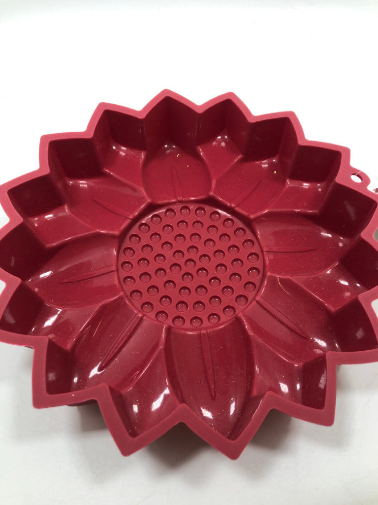 NWT RED SILICONE SUNFLOWER CAKE MOLD.