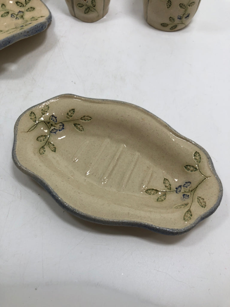 4 FLORAL STAMPED STONEWARE BATHROOM ORGANIZERS.