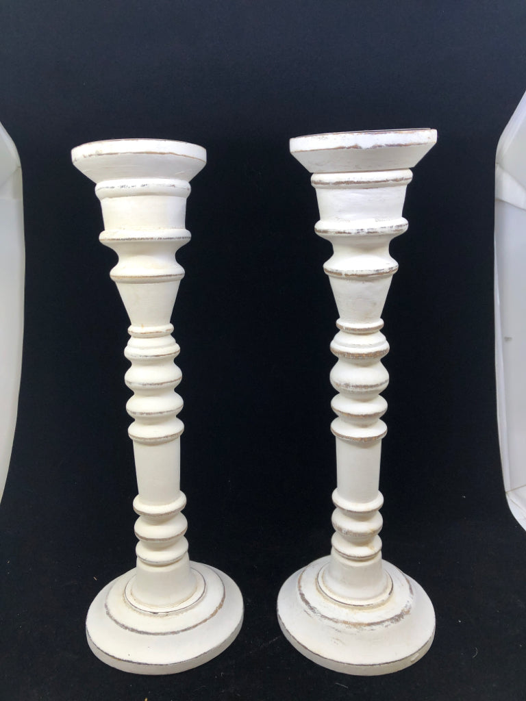 2 WHITE DISTRESSED PILLAR CANDLE HOLDER.