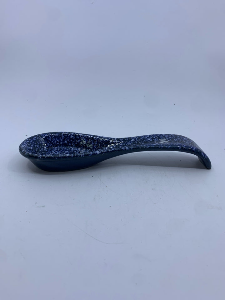 BLUE SPONGED SPOON HOLDER.