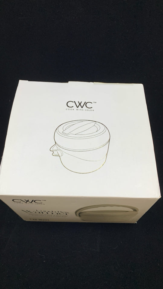 NIB LUNCH BOX WARMER
