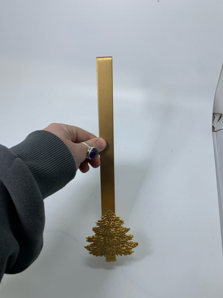 GOLD METAL TREE OVER THE DOOR WREATH HANGER.