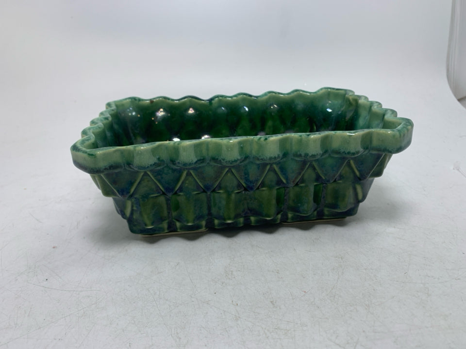 VTG DARK GREEN/BLUE SHINGLE PATTERN PLANTER.