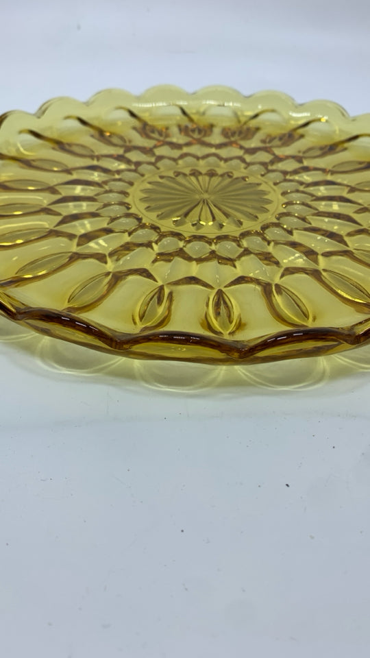 VTG GLASS SCALLOP-EDGE PLATTER.