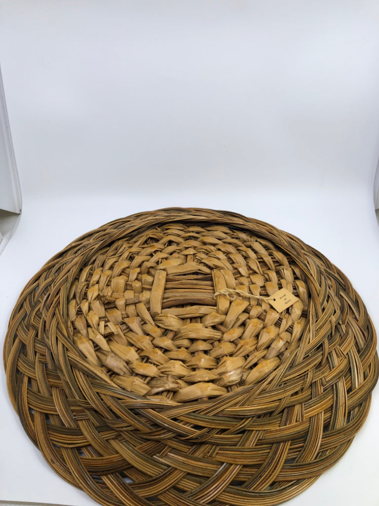 SHALLOW BRAIDED TWO TONED BASKET CENTERPIECE.