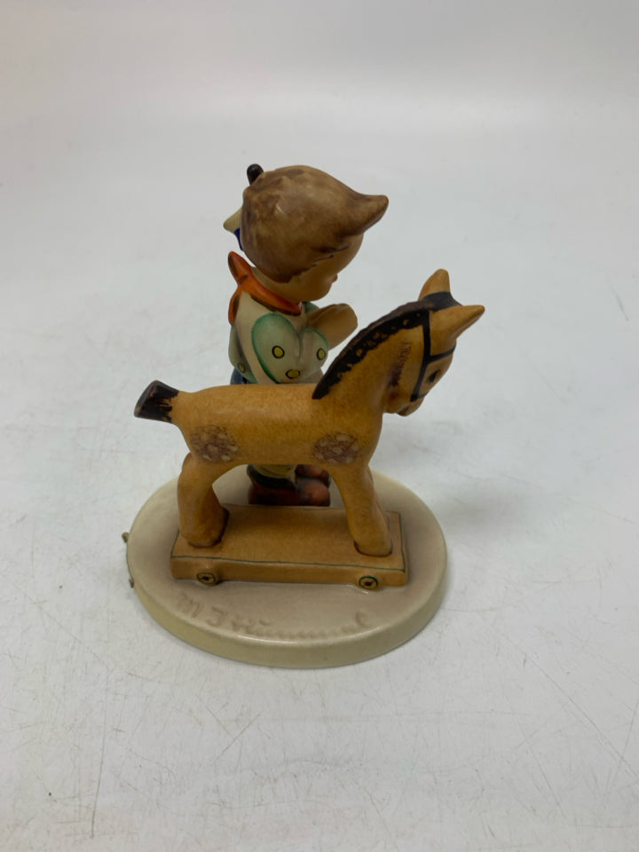 HUMMEL "PRAYER BEFORE BATTLE" FIGURINE #20.
