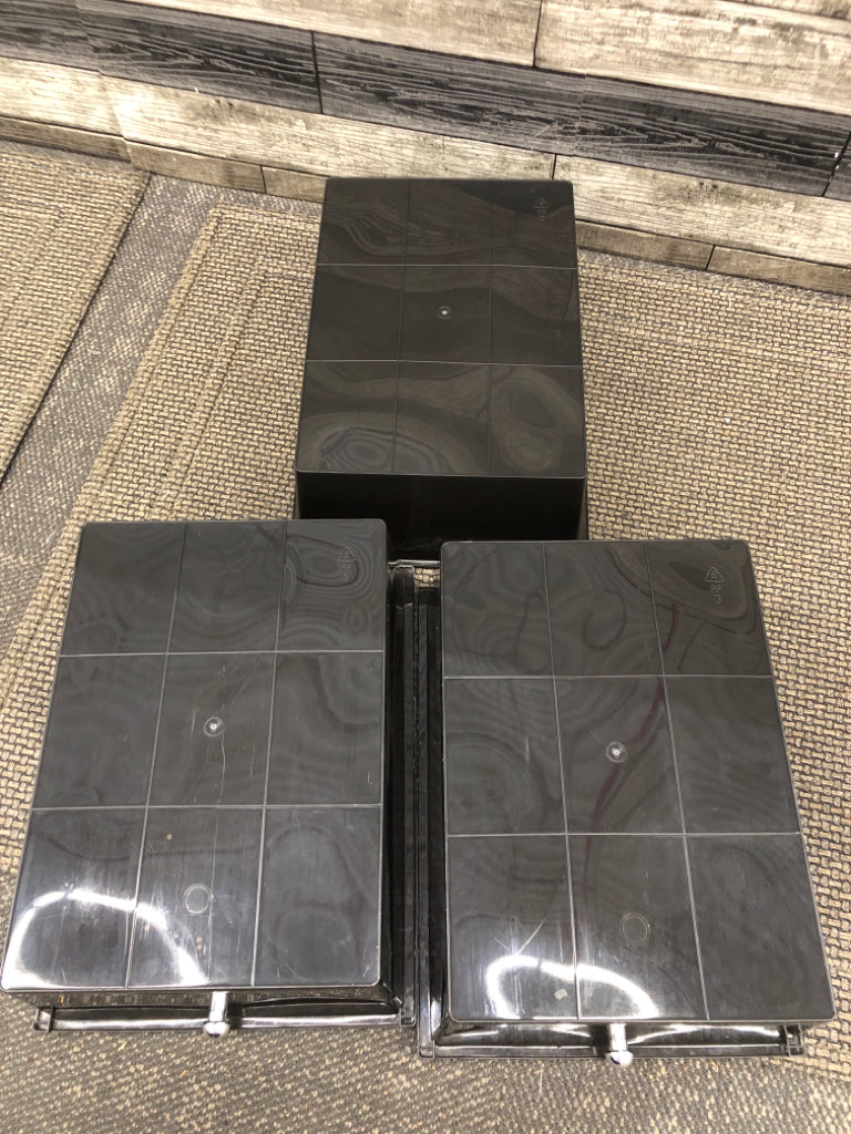 3 TIER BLACK PLASTIC/SILVER METAL STORAGE ROLLING CART.
