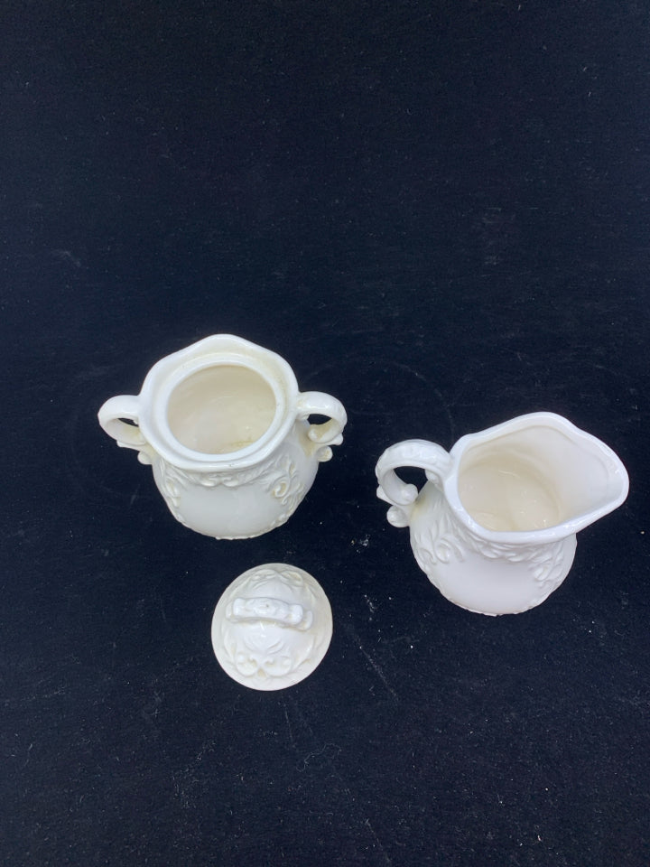 WHITE CERAMIC SUGAR & CREAMER SET.