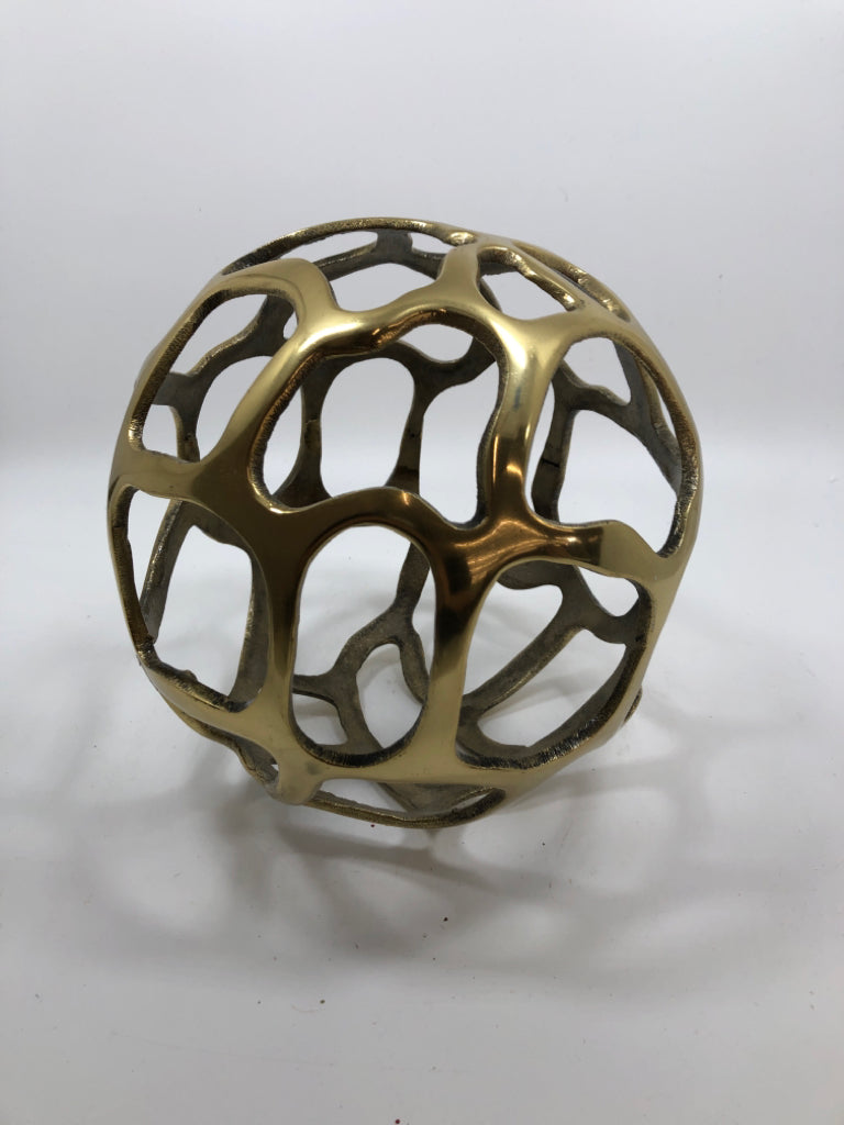 GOLDEN OPEN WEAVE ORB.