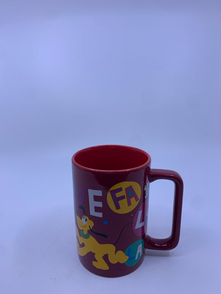 CHRISTMAS MICKEY AND FRIENDS MUG.