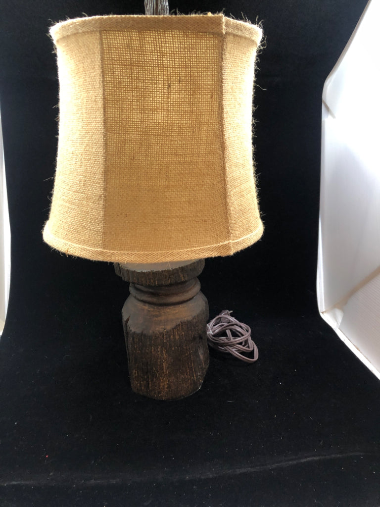 ROUGH WOOD LAMP W/BURLAP SHADE.