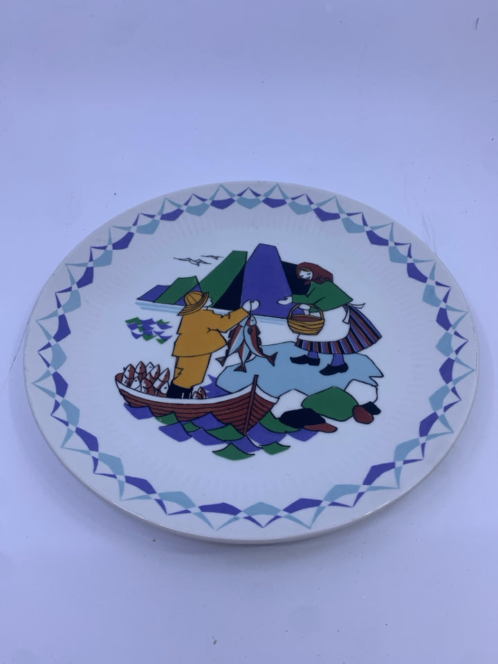 VTG FISHERMAN W WOMAN BLUE AND WHITE PLATE.